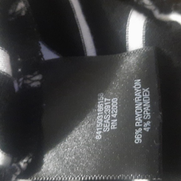 Attention fitted short sleeve t-shirt size large - Picture 6 of 7